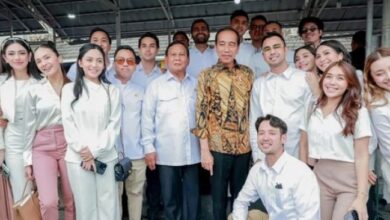 Istana Respons Jokowi Foto Bareng Artis hingga Prabowo: Supaya Akmil Makin Terkenal!