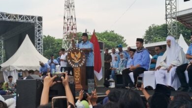 Terima Bantuan Relawan, Pidato Berapi-api Prabowo: Saya Tidak Rela Koruptor Terus Curi Uang Rakyat!